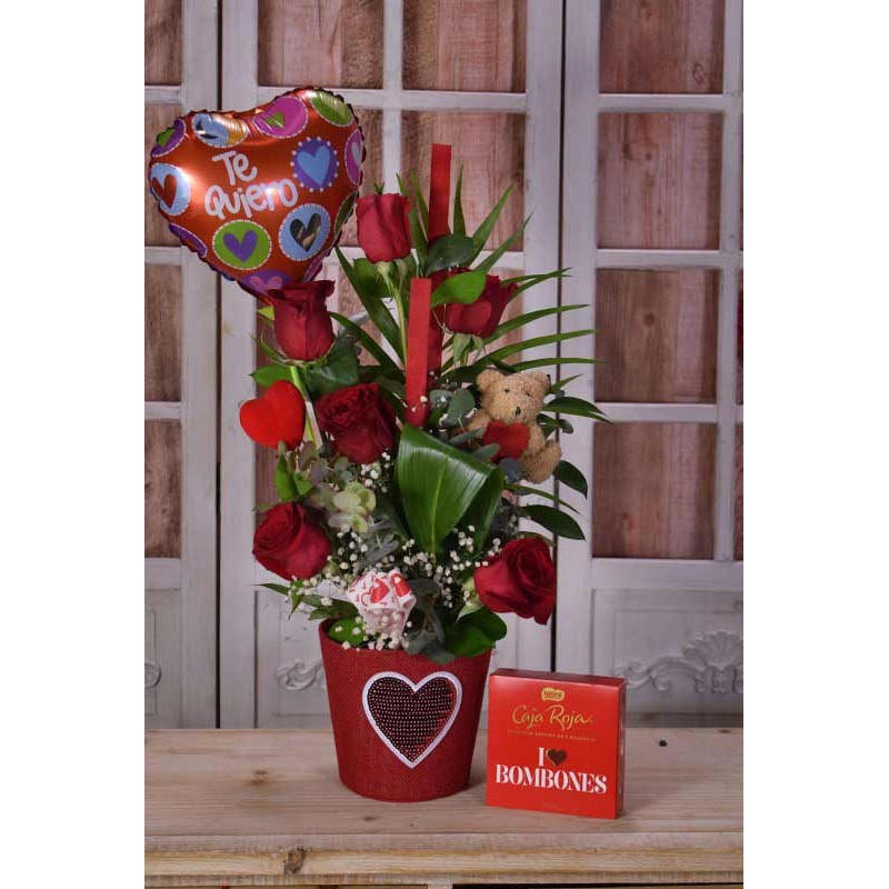 San Valentín en Sevilla 6 Rosas en yute corazón Flores Ricardo tu floristería en Sevilla