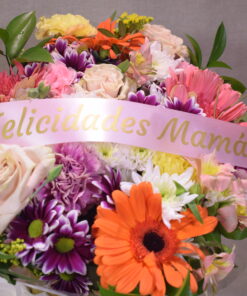 Ramo primaveral con rosas