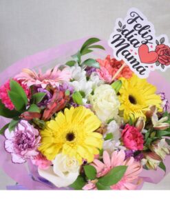 Ramo primaveral con rosas